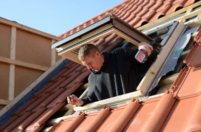 Pose de fenêtres de toit Velux à Sénergues
